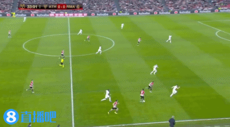 伯尔尼主帅谈骚乱：维拉球员在看台下庆祝，球迷认为被挑衅了