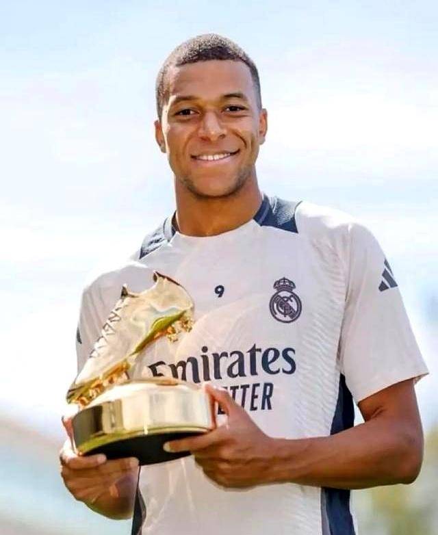 状态不错！4号秀克尼佩尔半场9中7轰18分