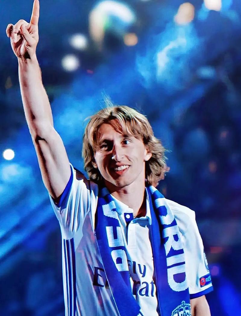 TA：阿森纳未积极推动冬窗出售球员；预计明夏将买断因卡皮耶