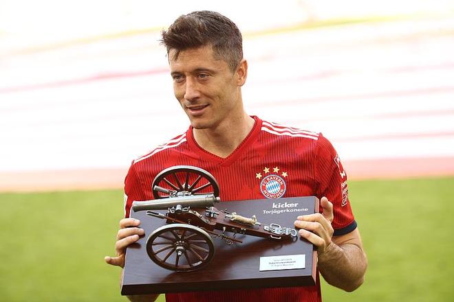 曼联、皇马均已报价莫扎基蒂斯，奥林匹亚科斯：得加钱